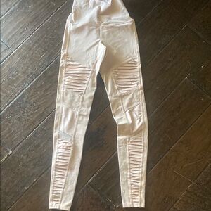 ALO Yoga Cream Leggings with Ribbed Panels